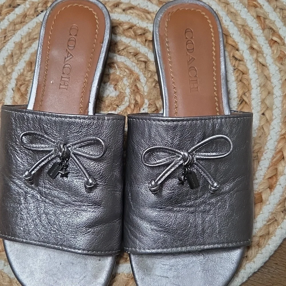 Coach Tassle Bow Slide Metallic Silver, Size 7.5